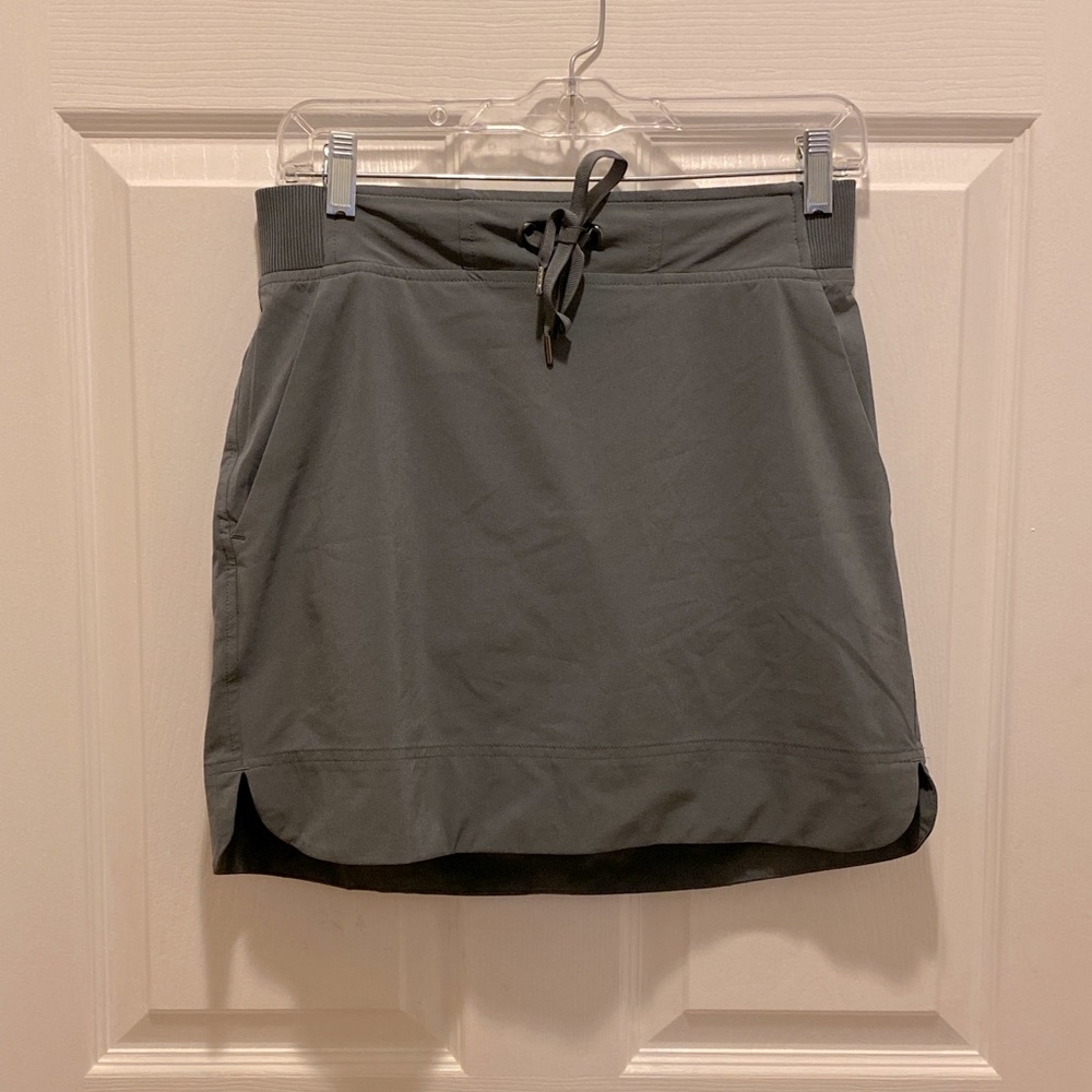Athleta gray skort.